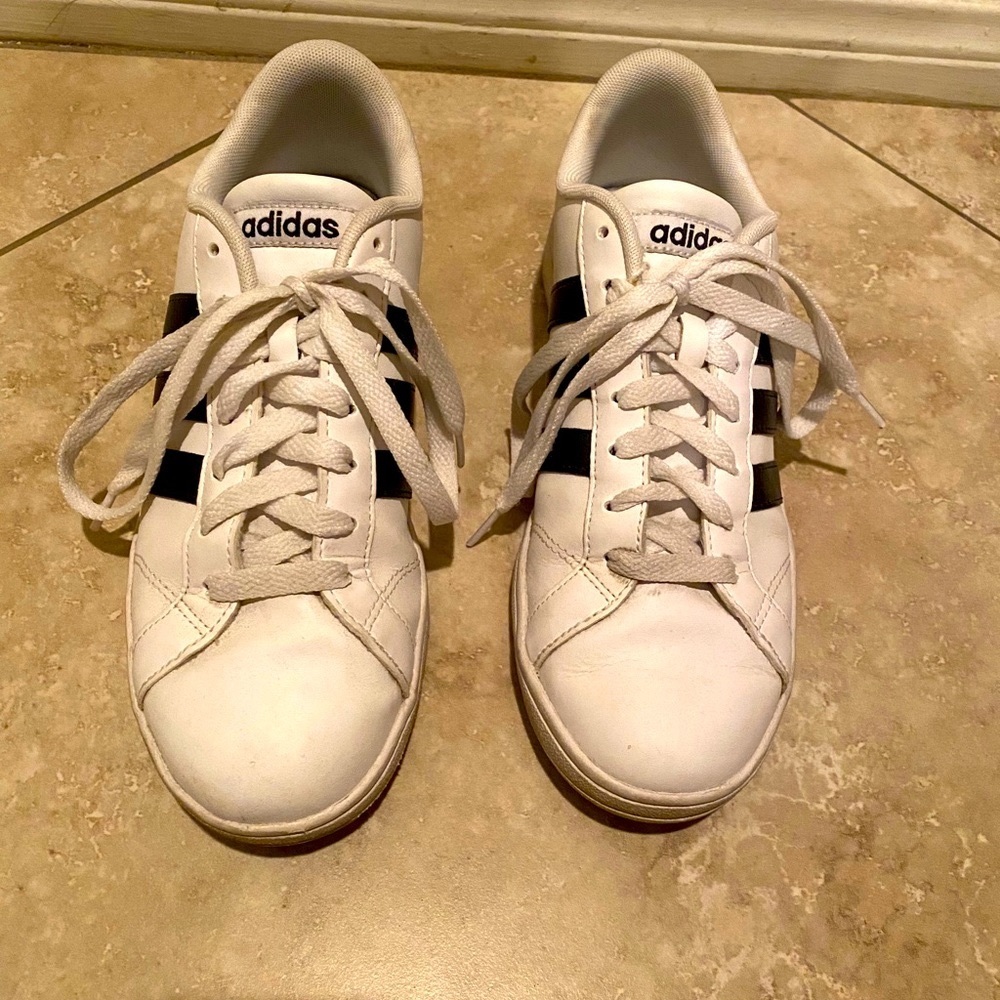 Adidas neo cloud foam foot bed shoes